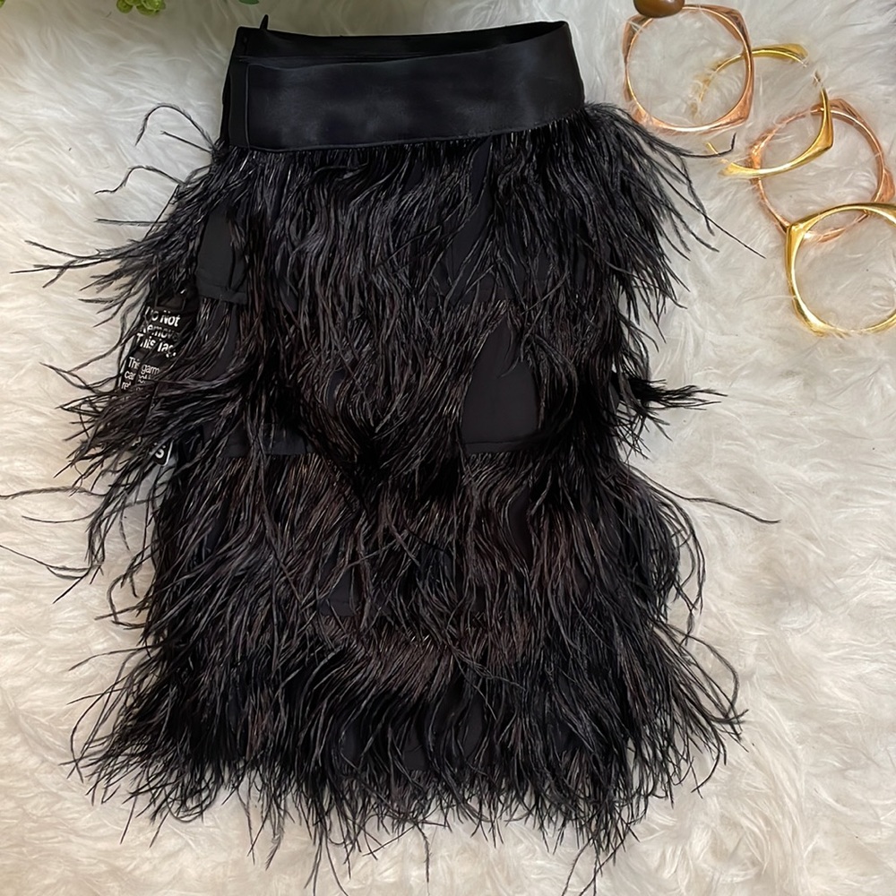 Express Ostrich Feathered Skirt - Picture 2 of 14